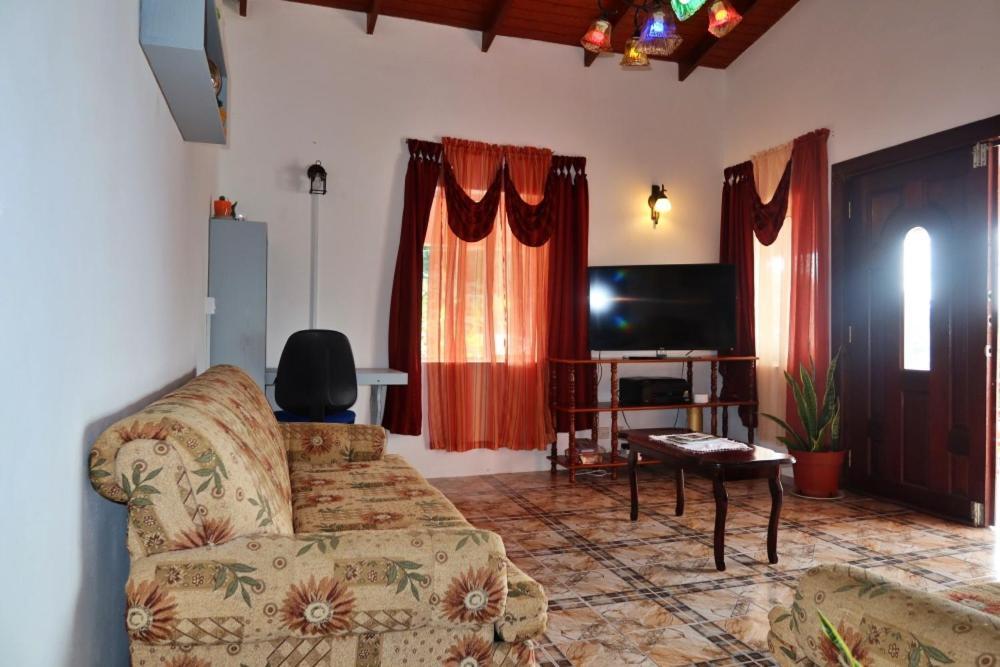 Elegant Rays Apartment- Golf Course , Grenada Grand Anse Eksteriør billede